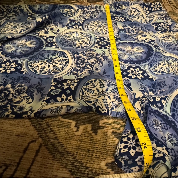 Floral vintage 80s Blue and Cream Skirt - Picture 7 of 10